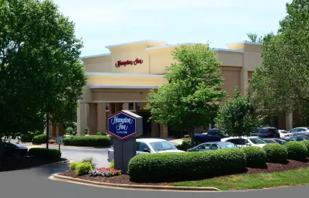 Hampton Inn Raleigh/Town of Wake Forest Отели рядом с достопримечательностью «Page 158 Books»