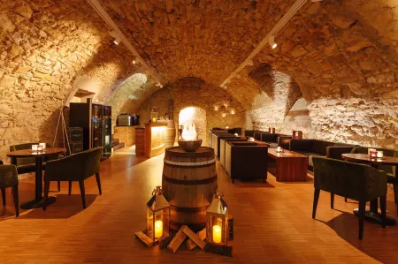 Halber Mond Отели рядом с достопримечательностью «Ерузалем Фриденсмаль»