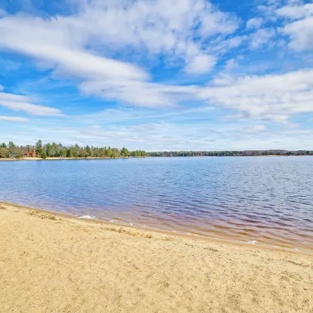 Lake and Trail Lodge: < 1 Mi to Lake Arbutus!