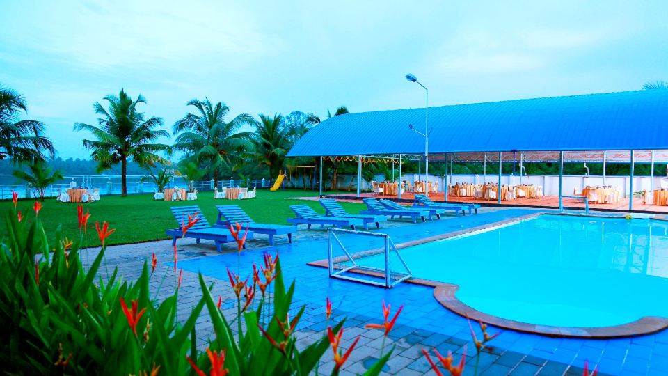 Renai Blue Waters Cherai