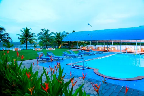 Renai Blue Waters Cherai Hotels in Vypin