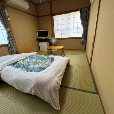 มินชุกุ อิวาตะคัง โรงแรมใกล้Takayama Festival Floats Exhibition Hall