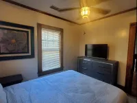 Beautiful Victorian-style home  - 15 min from beach