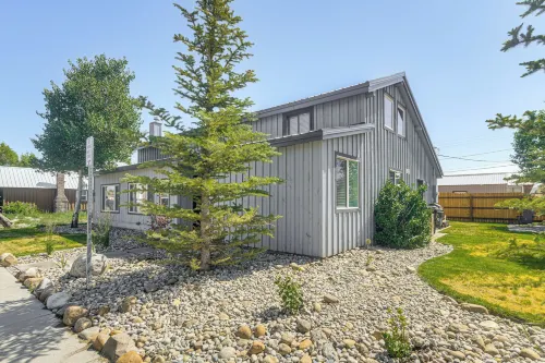 Centrally Located Pinedale Vacation Rental! - Homestays