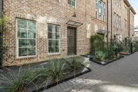 Modern Home, Private Balcony, Near Rainey & Lady Bird Lake Haus of Z