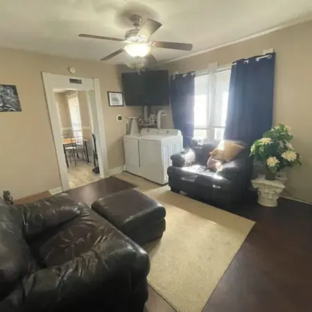 (F1) Convenient 3br Syracuse University apartment