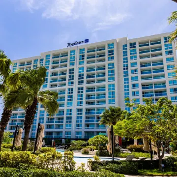 Radisson Blu Aruba Отели рядом с достопримечательностью «Пляж Палм-Бич»