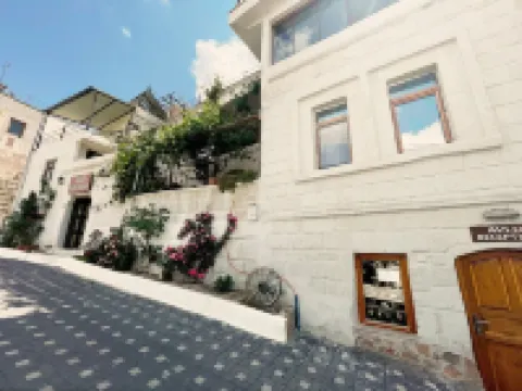 Avlu Cave House