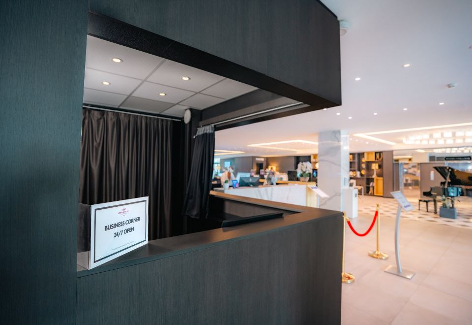 3. Crowne P..