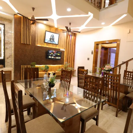 Amritam Palace A Luxury AC Home Stay