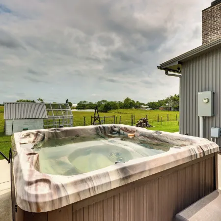 Modern Bryan Farmhouse on 1 Acre w/ Hot Tub!