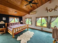 Bear Mountain Lodge Hotels in Robbinston