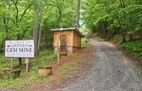 Cozy and Private Gem Cabin in the Smoky Mtns of NC, dog friendly,  great views!