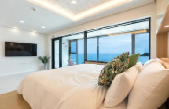 Goseong Ayajin Stay (10 Second Walk from Ayajin Beach)