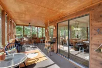 Waterfront Casabella Cottage w/ Kayaks & Fishing - parking
