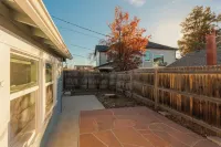 Cozy Cottage With Garage Hotels in Englewood