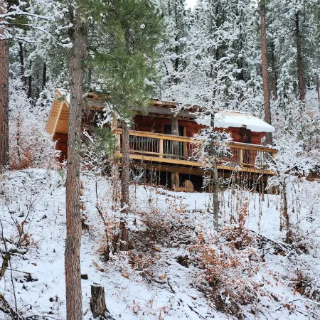 Cozy Cabin Nestled on the Side of Our 21 Acre Mountain - 10 Min to Spearfish!