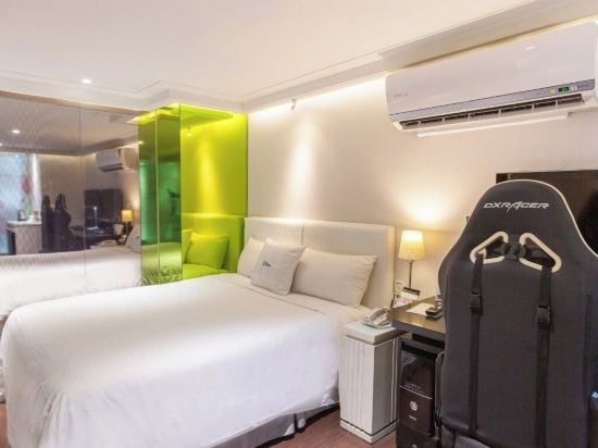 I Hotel