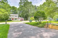 4 Mi to Penn State Suburban Happy Valley Home