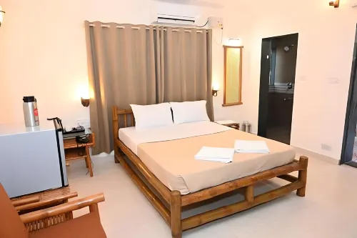 Shilpgram Heritage Resort فنادق في Kudal