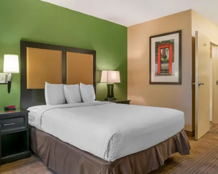 Extended Stay America Select Suites - Detroit - Roseville Hotels in Macomb County
