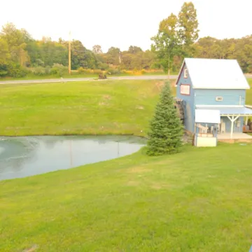 Location, Location: Near New River Gorge and Summersville Lake