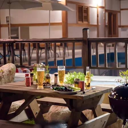 Gyeongju the Nine Hanok Stay Отели рядом с достопримечательностью «Станция Singyeongju»