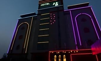 Sharp Hostel Dangjin