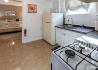 Seashore Town - quaint one bedroom apartment