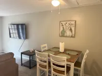 Ft Novosel 9 miles away.  Quiet 2-bedroom Townhouse in Enterprise with WiFi, AC