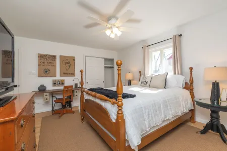 Modern Comfort & Convenience – 3BR Home Next to Juniata College!