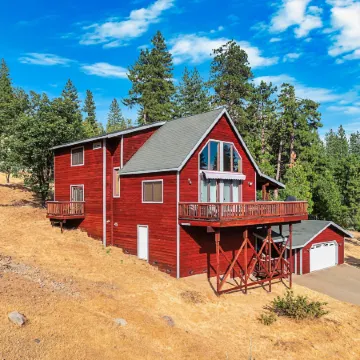 Prasad Retreat - Sunny Home W/ Deck & Air Hockey 3 Bedroom Home by Bear Valley Vacation Rentals Отели в г. Арнолд