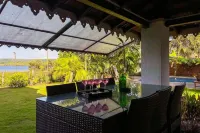 StayVista at Wings on Water - Riverview Villa with Pool Các khách sạn ở Chopdem