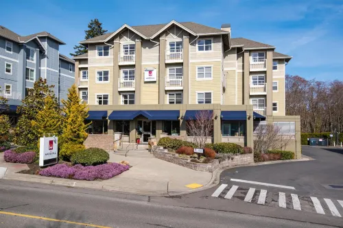 Marshall Suites
