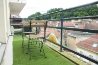 The SkyFall: superb apartment, terrace and parking space Hôtels à : Longwy