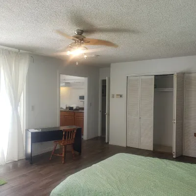 Cozy studio in fabulous Los Angeles with AC, WiFi