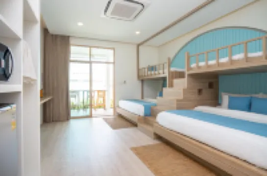 เดอลูน่า รีสอร์ท เกาะล้าน