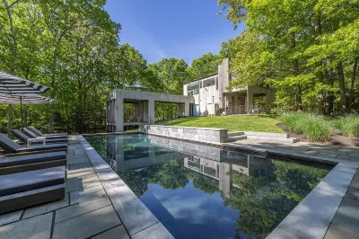 A true mid-century modern home. Hotels near Sag Harbor Historical Museum: The Annie Cooper Boyd House