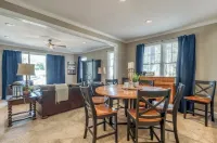 New Charming 2-bedroom place in Great Waters!