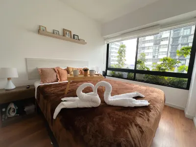 Apartment with pool access and city view Hotels in Lince