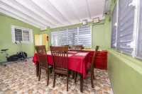 Prentice Place Lovely 1 bedroom condo with private parking. Hotels in Buckleys