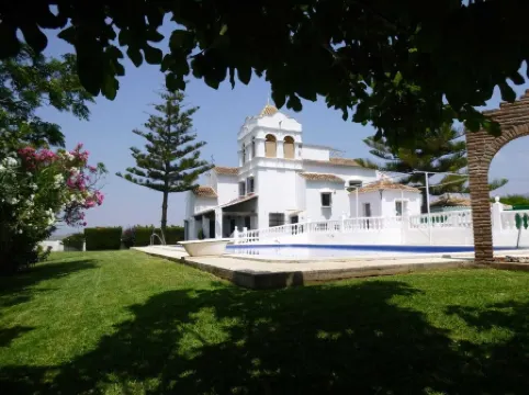 Amazing Andalusian Villa with views to the sea