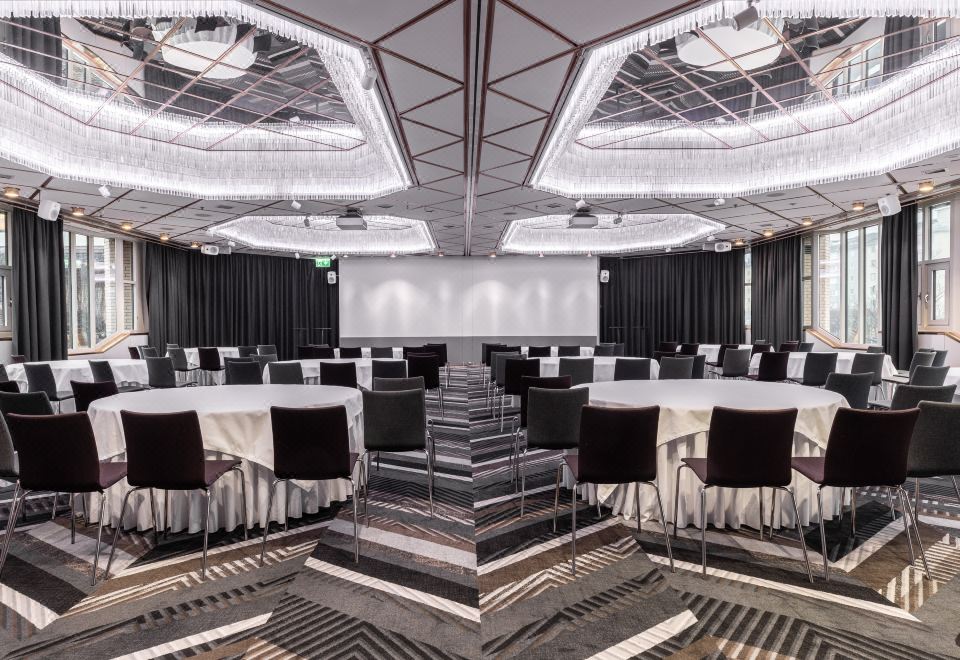 힐튼 헬싱키 스트랜드