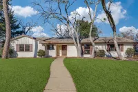 Family friendly and pet friendly  Bliss Hotels near Dallas College Brookhaven Campus Workforce & Continuing Education