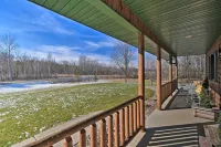 Family-Friendly Gresham Getaway w/ Game Room! - parking