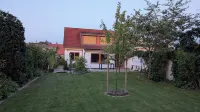 House in a quiet residential area right next to the nature reserve Hotels in Wabe-Schunter