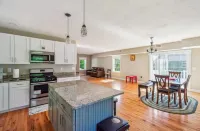 Modern & Charming 3-bedroom house in Worcester.