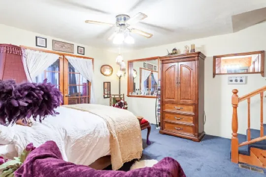 3-story near Big Beark, Lake Arrowhead