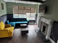 Cozy apartment, 10 min from B'ham Airport/NEC/HS2 sleeps up to 6, King bed, Wifi Các khách sạn ở Kingshurst