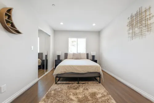 Lightning Wi-Fi+Memory Foam Beds-WFH & Relax in LA